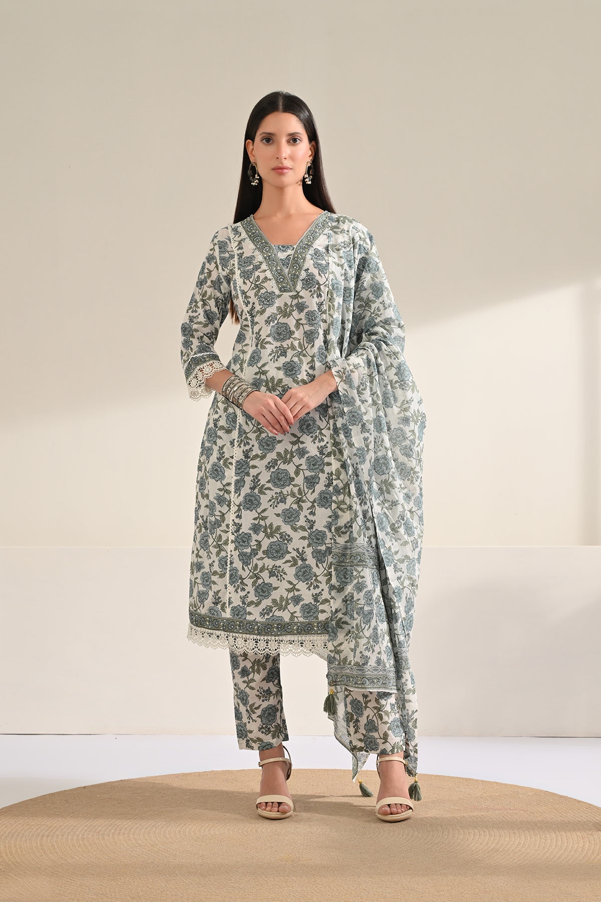 White Floral Printed Kurta 3 Pcs Set