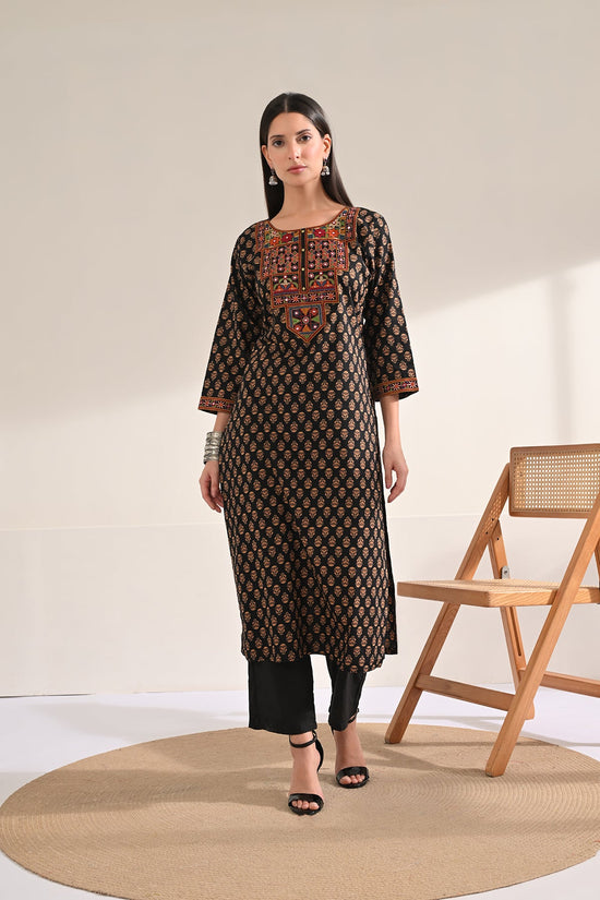 Black Paisley Printed Kurta