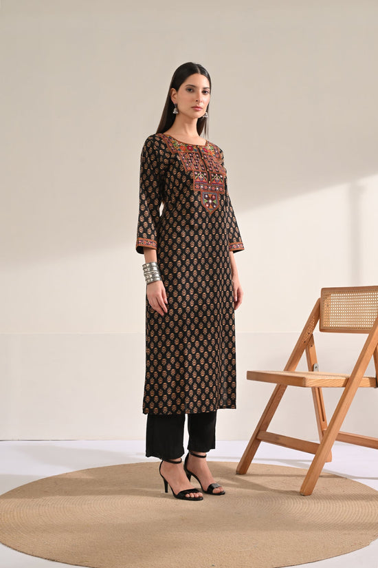 Black Paisley Printed Kurta