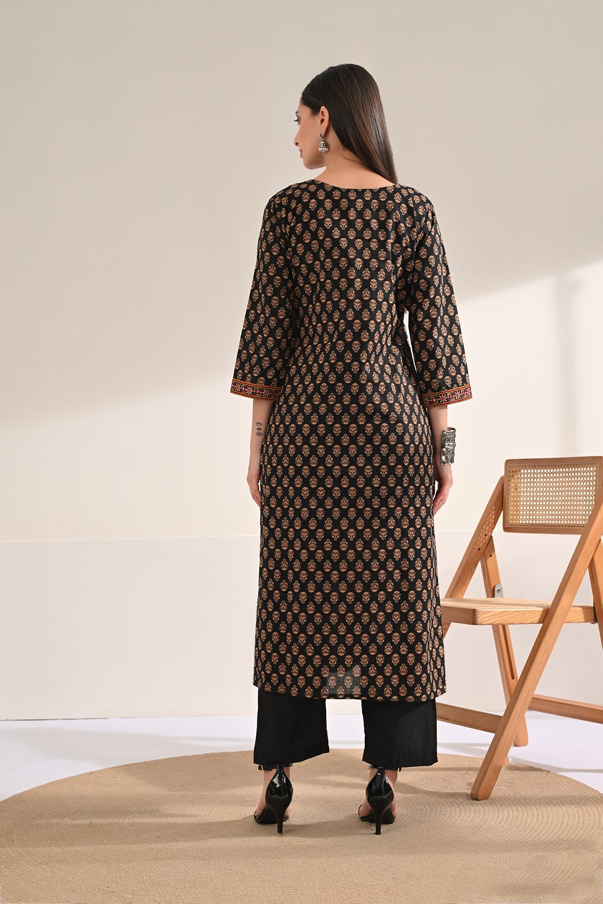 Black Paisley Printed Kurta