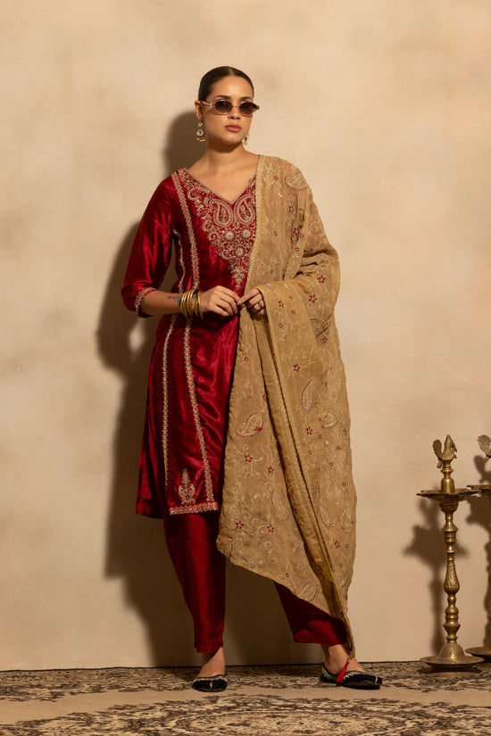 Maroon Embroidered Kurta 3 Pcs Set