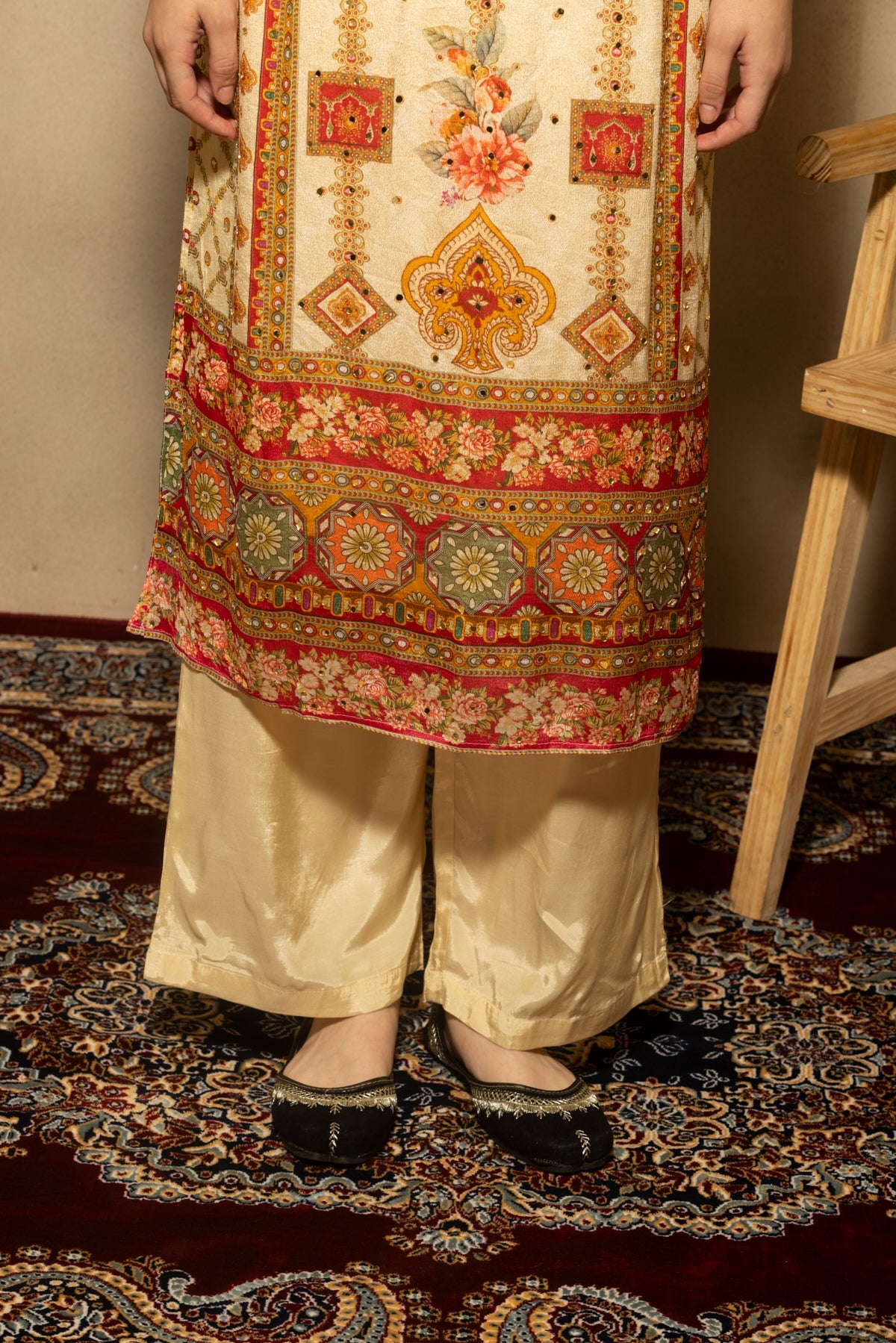 Cream Mirror Embellished Kurta 3 Pcs Set