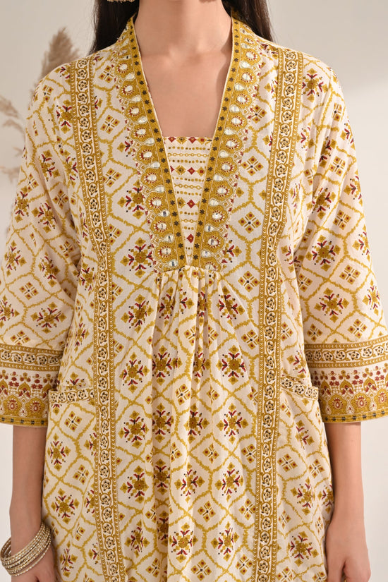 Cream Printed Flared Kurta 3 Pcs Set