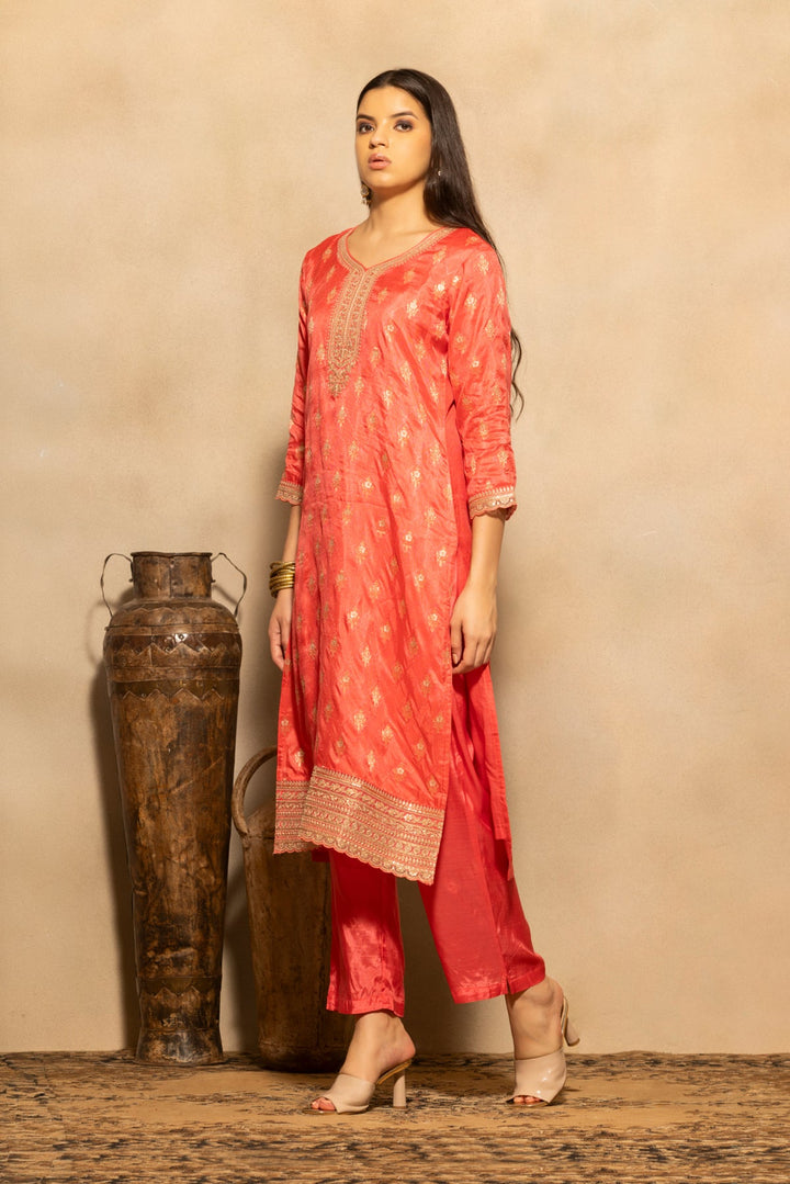 Pink Embroidered Kurta 3 Pcs Set