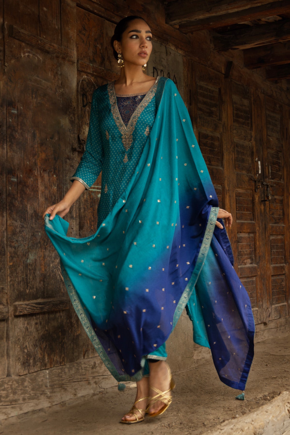 Firozi Embellished Kurta 3 Pcs Set