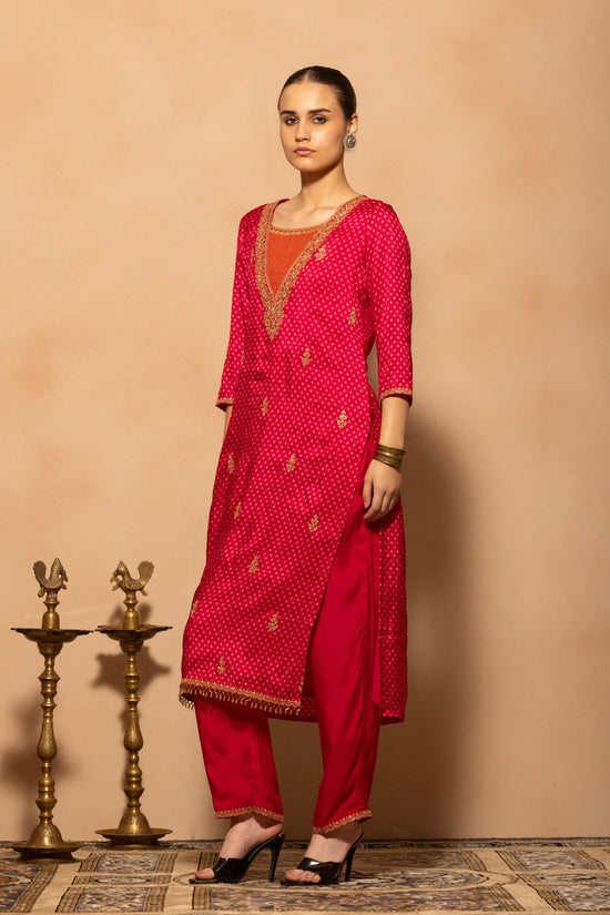 Magenta Embellished Kurta 3 Pcs Set