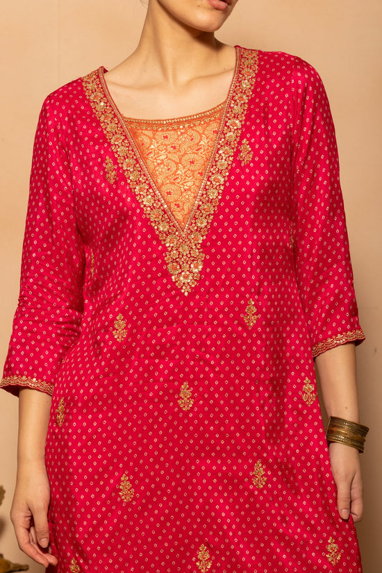 Magenta Embellished Kurta 3 Pcs Set