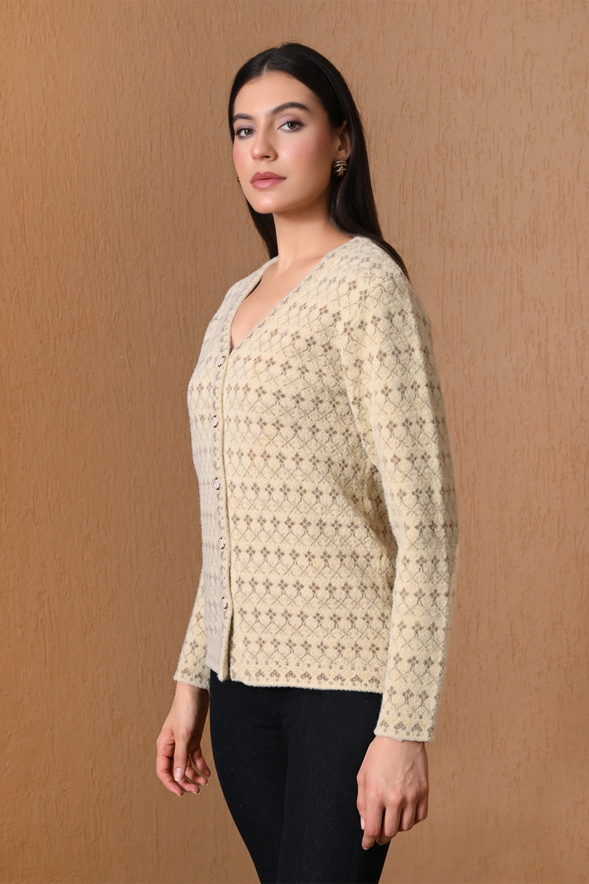Winter Cream Diamond-Knitted Cardigan