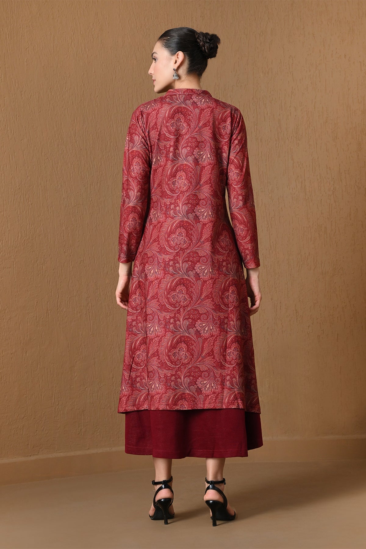 Winter Regal Maroon Paisley Woven Inner Shrug Set