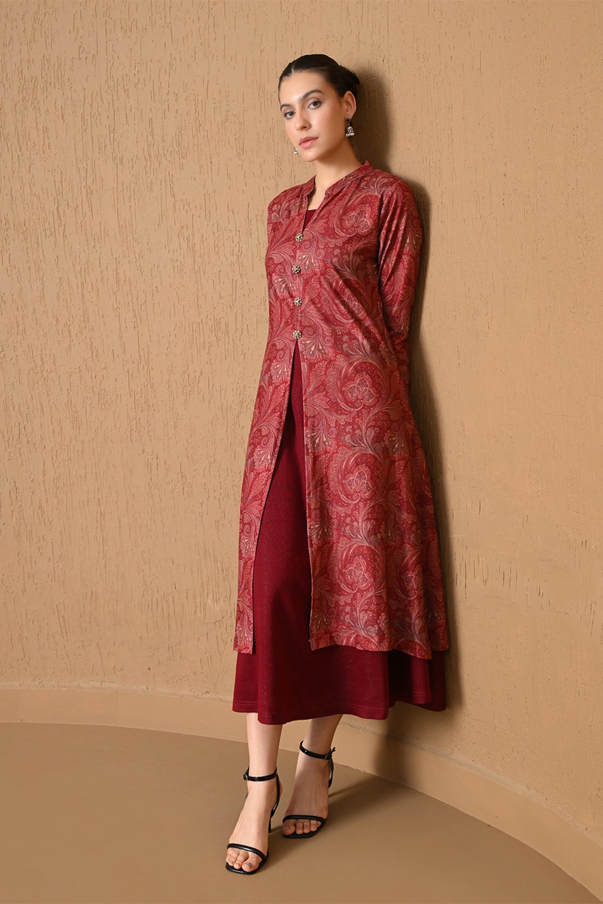 Winter Regal Maroon Paisley Woven Inner Shrug Set