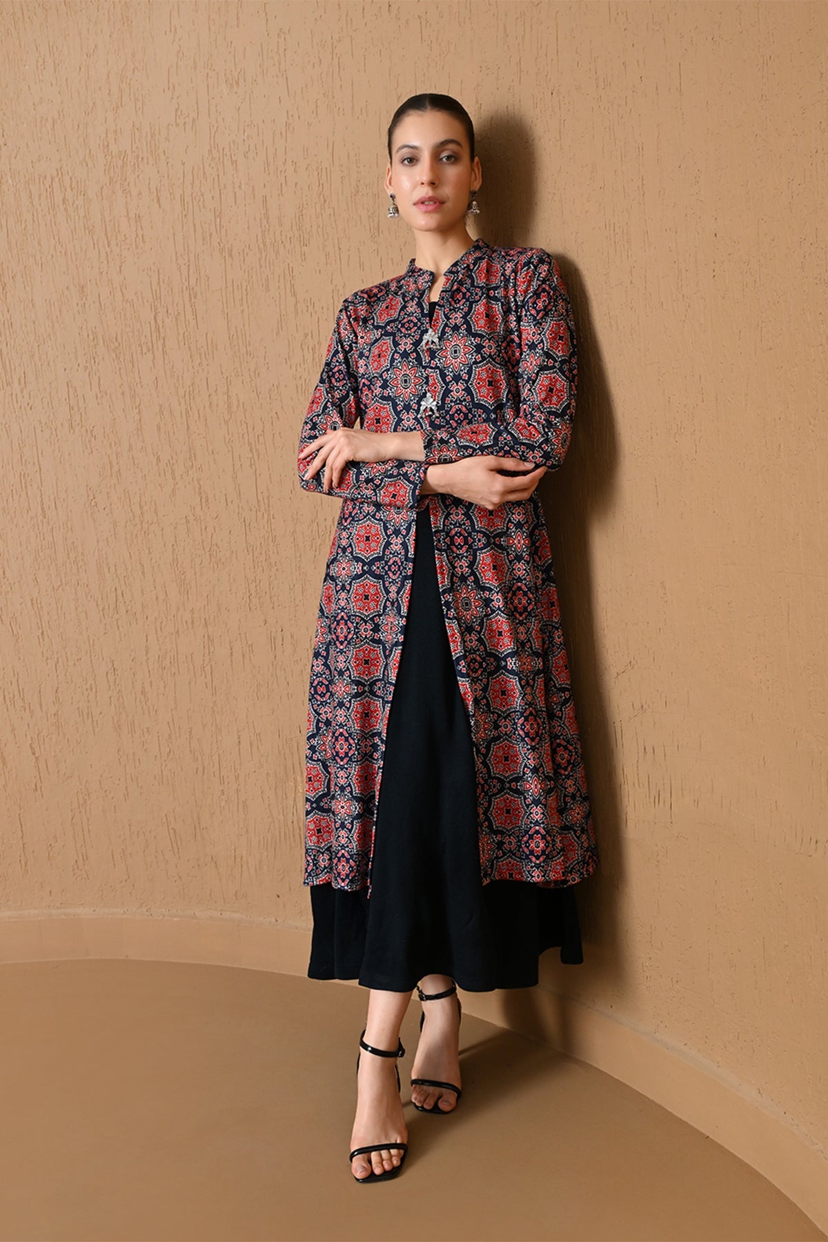Winter Elegant Blue Geometric Print Woven Inner Shrug Set