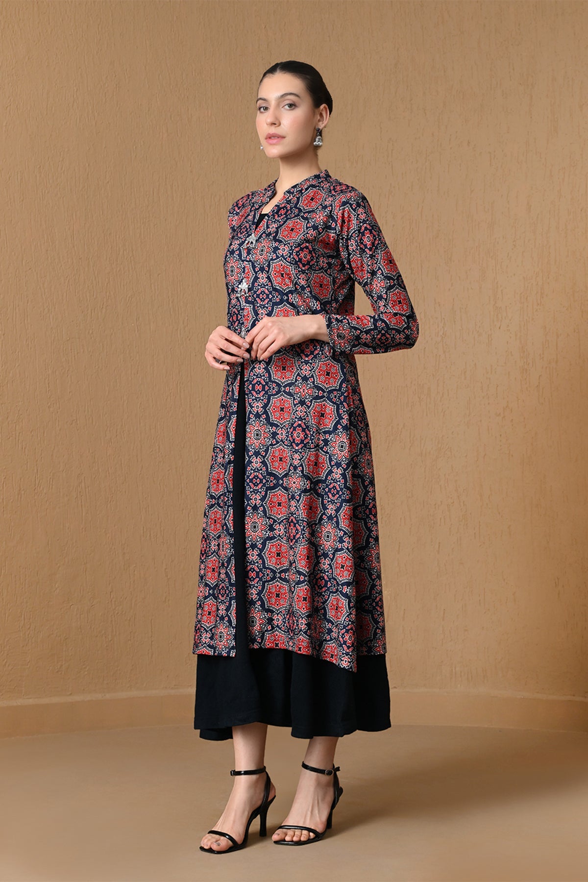 Winter Elegant Blue Geometric Print Woven Inner Shrug Set