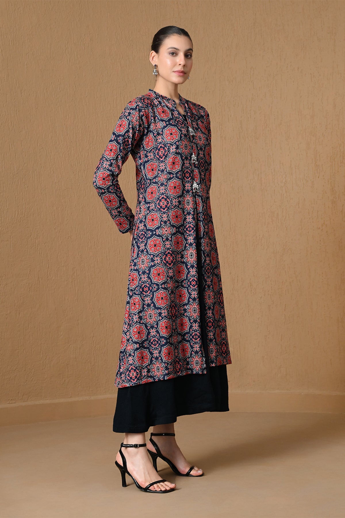 Winter Elegant Blue Geometric Print Woven Inner Shrug Set