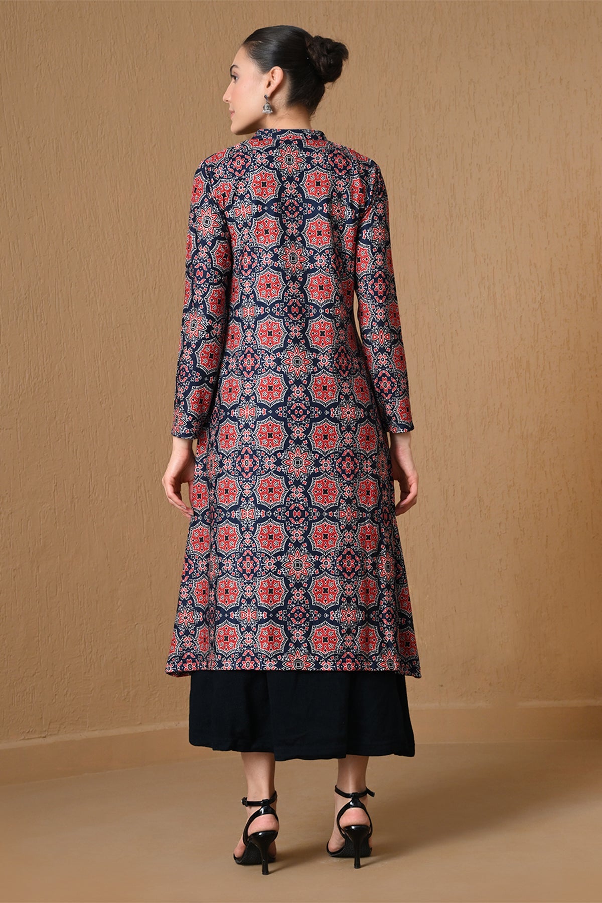 Winter Elegant Blue Geometric Print Woven Inner Shrug Set