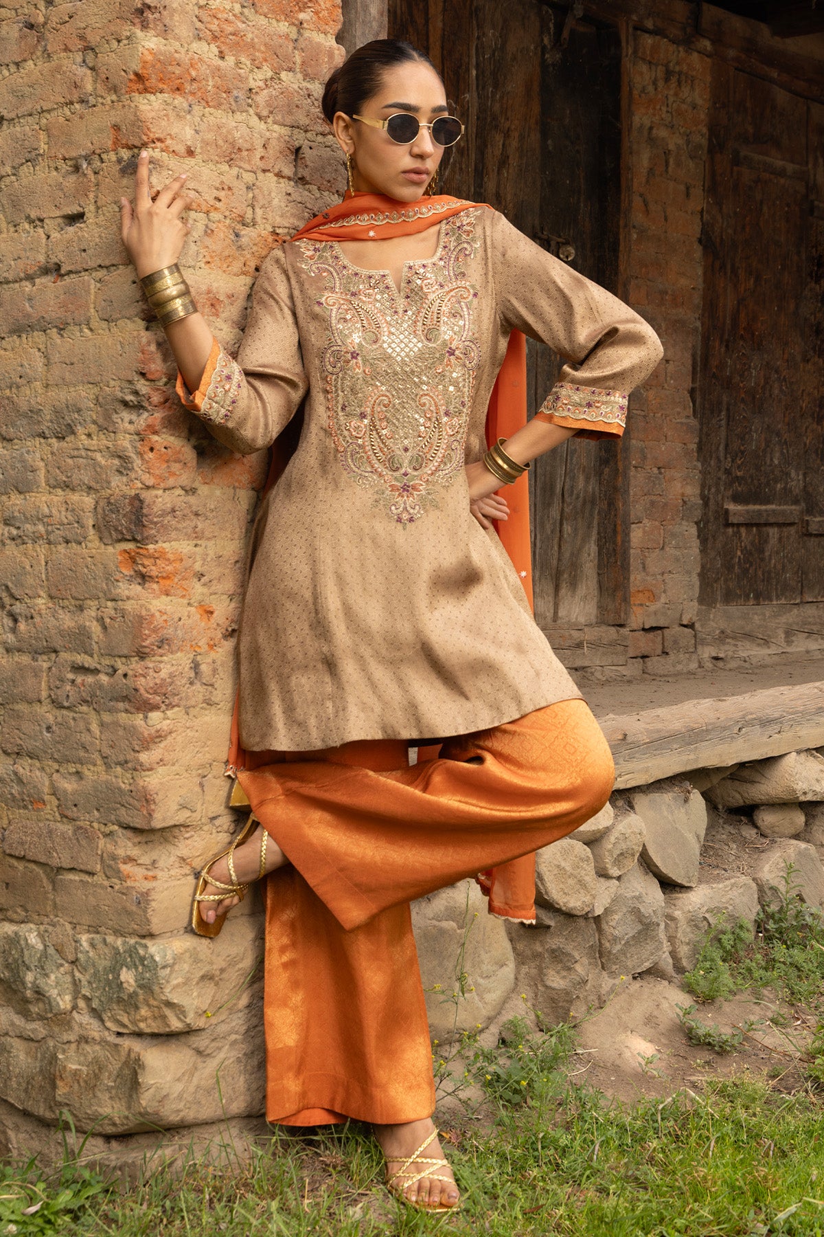 Beige Tissue Zari-Embroidered 3 Pcs Kurta Set
