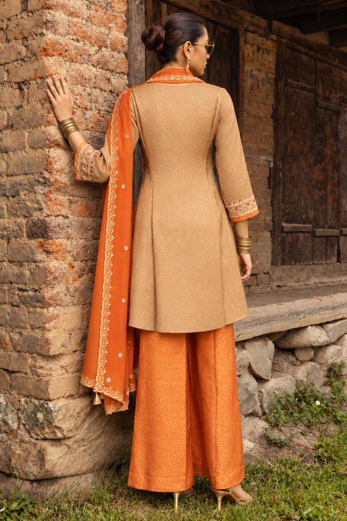 Beige Tissue Zari-Embroidered 3 Pcs Kurta Set
