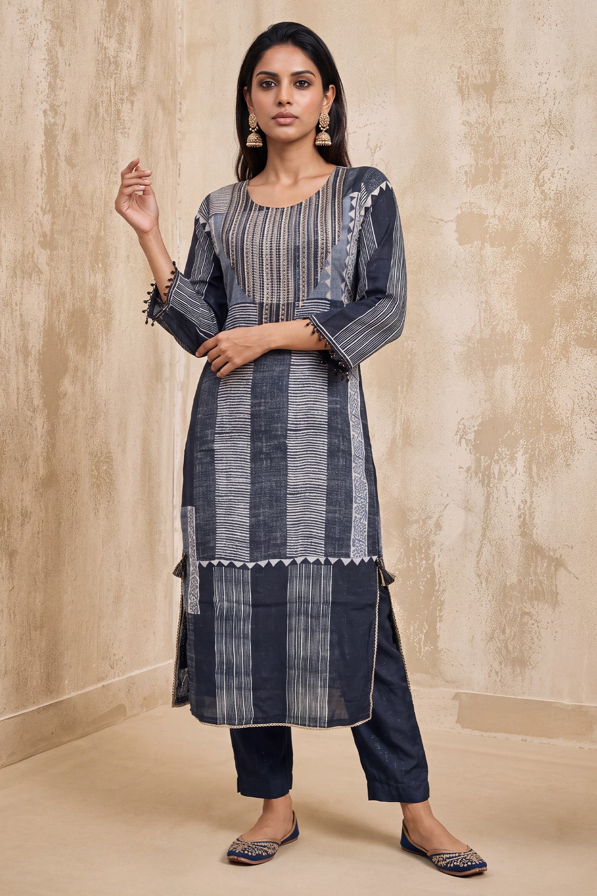 Grey Geometric Print With Stone Embellishment 2 Pcs Kurta Set