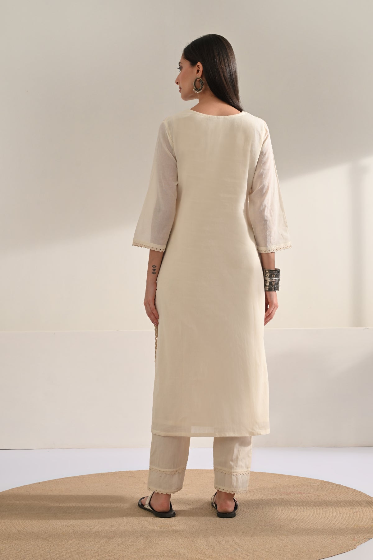 Cream Floral Embroidered 3 Pcs Kurta Set