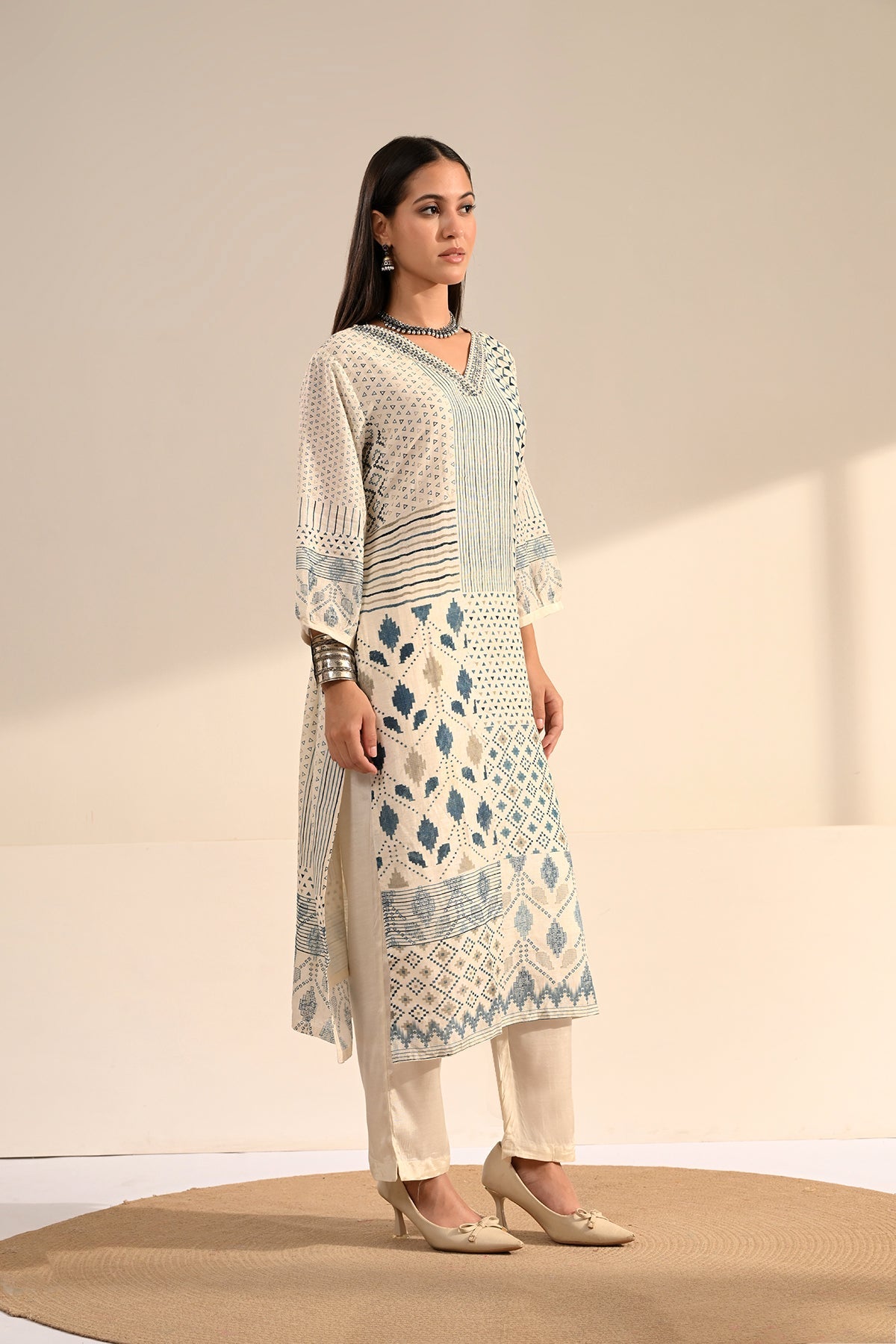 Cream Indigo Geometric Printed 3 Pcs Kurta Set