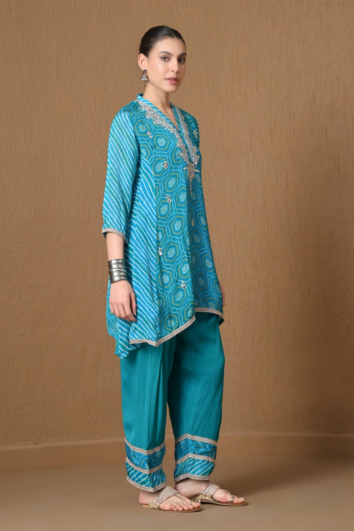 Blue Mirror Embellished 3 Pcs Kurta Set