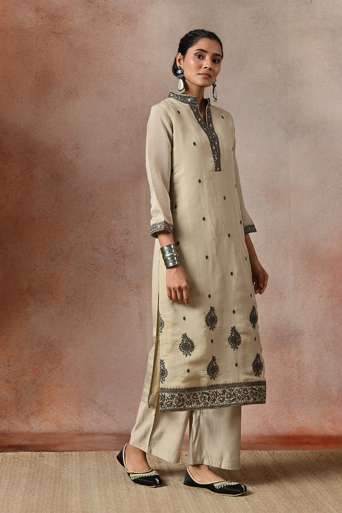 Grey Chanderi Embroidered 3 Pcs Kurta Set