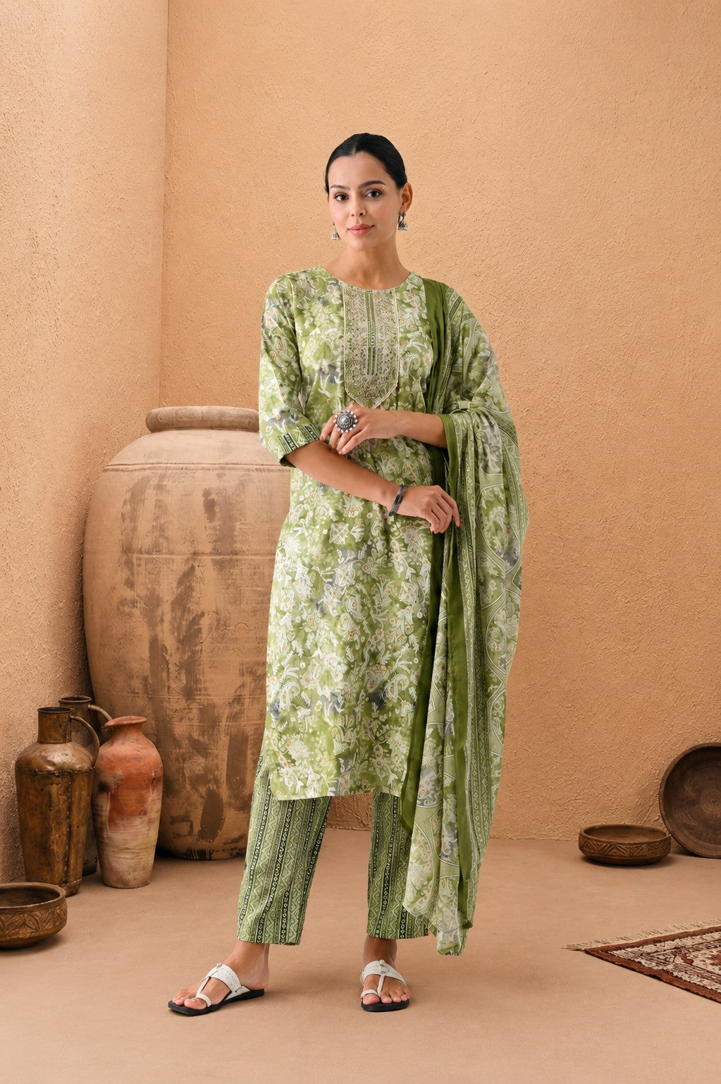Green Paisley Printed Kurta 3 Pcs Set